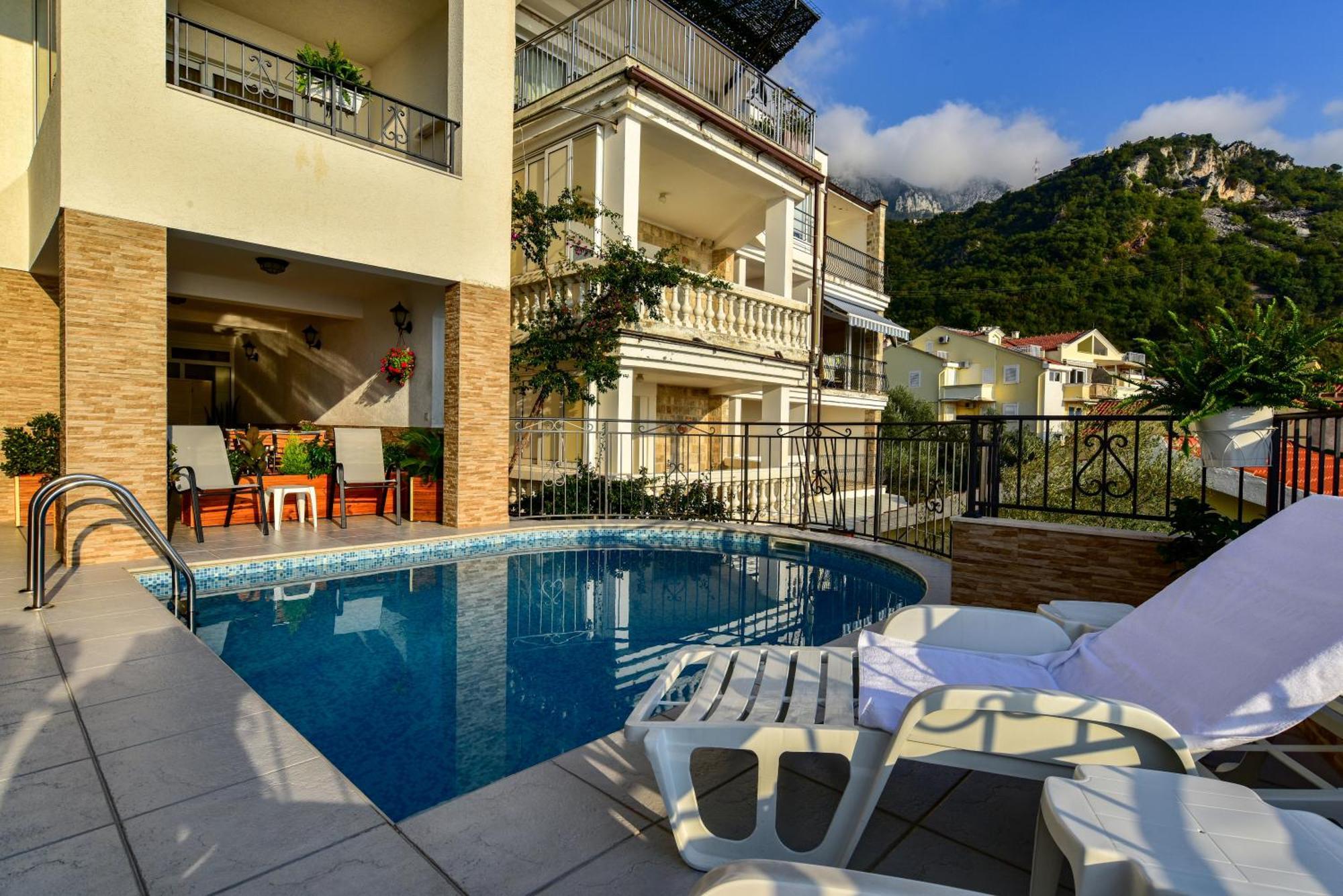 Apartments Leut 스베티스테판 객실 사진