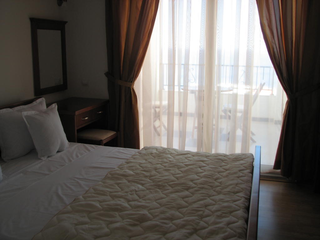 Apartments Leut 스베티스테판 객실 사진