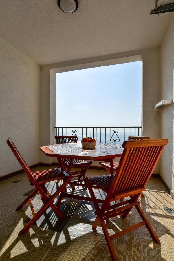 Apartments Leut 스베티스테판 외부 사진